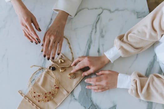 minimalist jewelry display